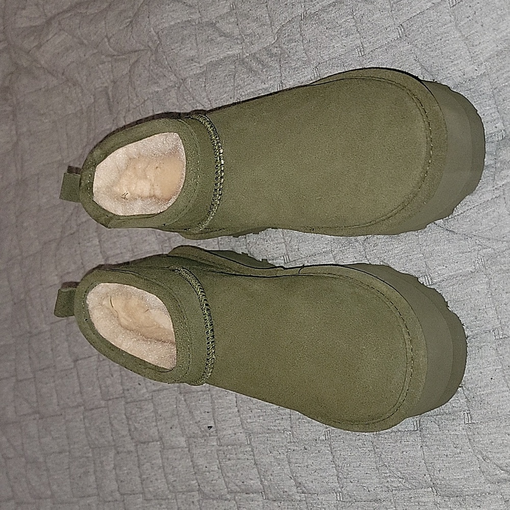 Bearpaw Platform Mini Boots
